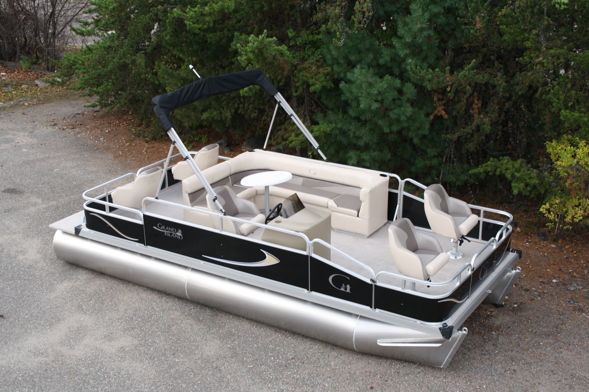 20ft Party Fish W/ Barrel Seats | T&amp;M Marine