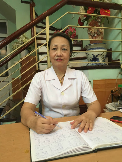 Tiến sĩ, bác sĩ Vũ Thị Khánh Vân, nguyên Trưởng khoa A9, Viện Y học Cổ truyền Quân đội.