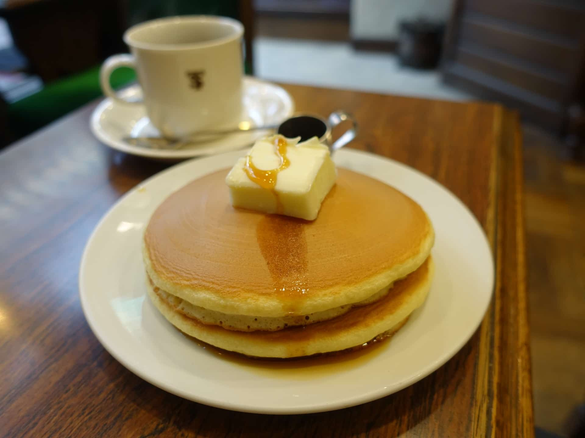 元町サントス 神戸のレトロな喫茶店 目玉のホットケーキは懐かしい味で必食のおいしさ