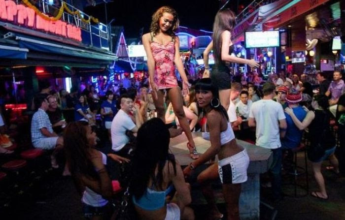 Red Light District in Patong (37 pics)
