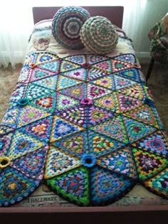 This Crochet Me member created a gorgeous crochet afghan. Crochet Granny Triangle Afghan - Media - Crochet Me