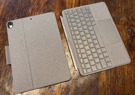 However, while wireless charging does exist, it's clearly still in its inf. 