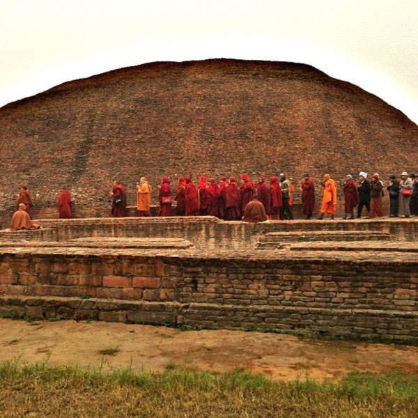 หวานชื่น! เมย์ ควง ปาล์ม แสวงบุญรับปีใหม่ที่ อินเดีย-เนปาล