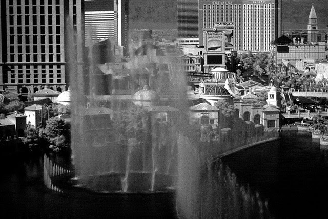 Bellagio Fountain (infrared)