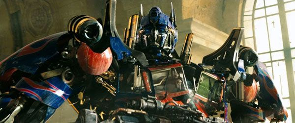 Optimus Prime prepares to make his next move during the final battle in Chicago in TRANSFORMERS: DARK OF THE MOON.