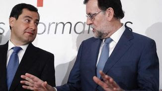 Mariano Rajoy amb el president del PP andalús, Juanma Moreno, aquest matí a Madrid (EFE)