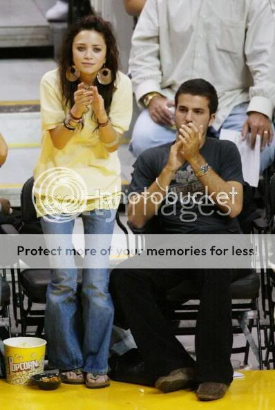 mary kate olsen anorexia. hairstyles Mary-kate Olsen