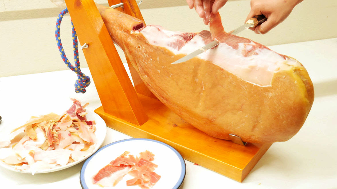 生ハム食べ放題を実現するため生ハム原木を買って食べまくってみました ライブドアニュース