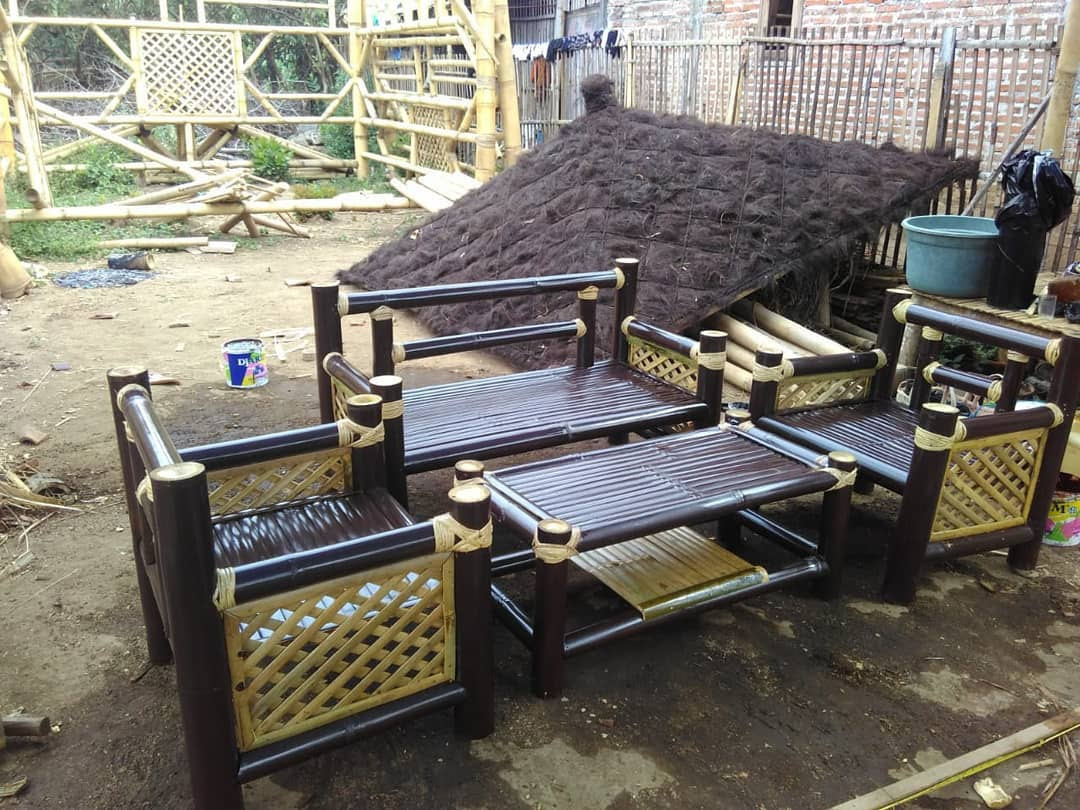  Kursi  Bambu Minimalis  Gazebo Bambu Malang 
