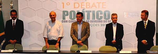 Participam do encontro Agnelo, Arruda, Toninho, Rollemberg e Pitiman  (Carlos Vieira/CB/D.A Press)