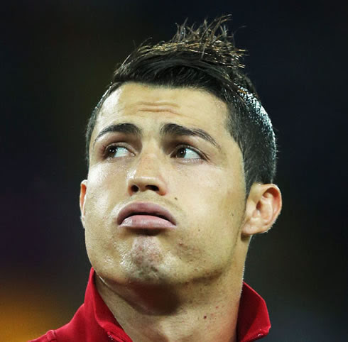 Ronaldo  Haircut on Cristiano Ronaldo New Hairstyle And Haircut  In The Euro 2012 Against