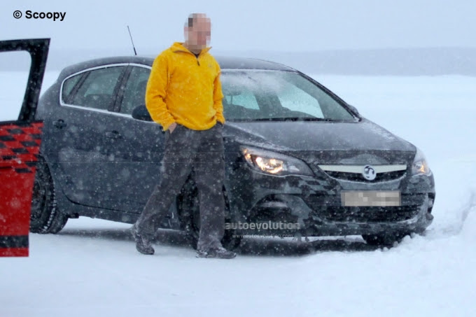 opel astra 2011 opc. Spyshots: 2011 Opel Astra OPC