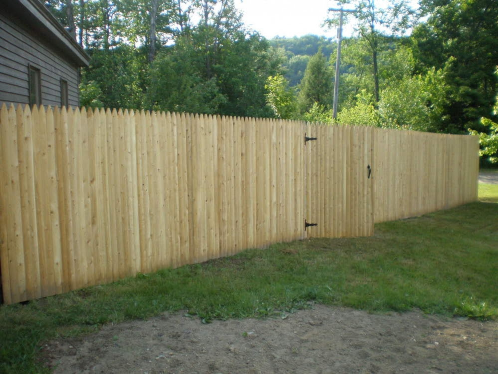 Privacy Fences - Round Hill Fence