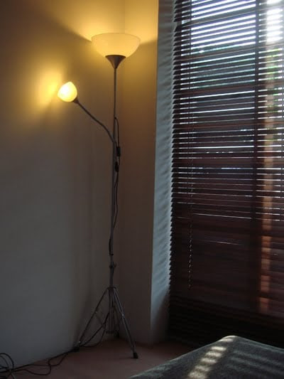 Very old NOT uplight/reading lamp gets new feet - IKEA