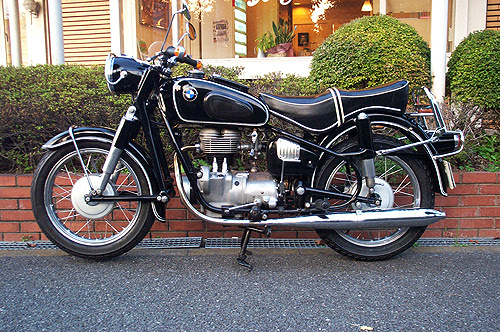 秀逸なる 世界のクラシックバイクが集結する 日本唯一の専門店