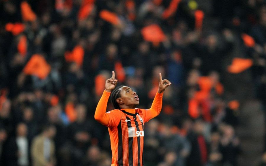 Willian já disse que quer ir para o Chelsea / Sergei Supinsky/AFP