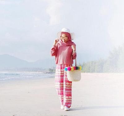 Tampilan Gaya Kasual di Kantor Dengan Hijab  Kimono  Tampilan Gaya Kasual di Kantor Dengan Hijab  Kimono