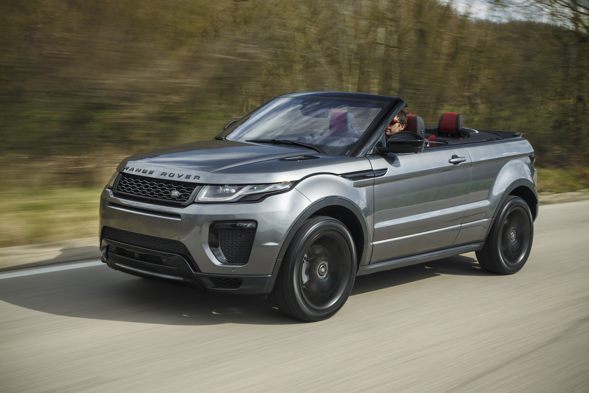 2017 Land Rover Range Rover Evoque Convertible front three quarter in motion 1