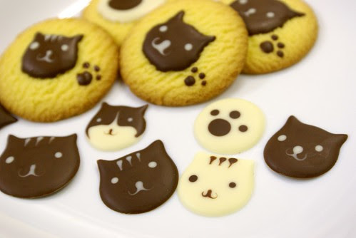 簡単手作りチョコレート 猫チョコ 肉球チョコの作り方 Icoro