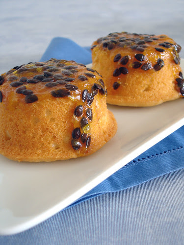 Yogurt and passion fruit syrup mini cakes