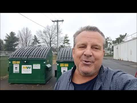 DUMPSTER DIVING AT DOLLAR TREE ~ AWESOME MERCHANDISE ~ SURPRISINGLY FUN ENJOYABLE VIDEO DONT MISS IT