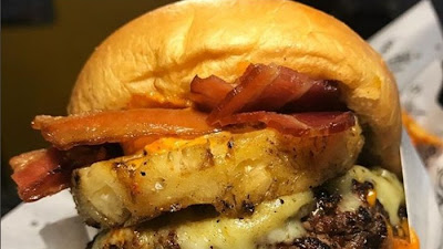 Hamburguer Com Abacaxi