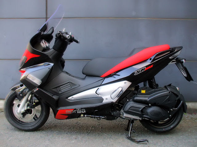 アプリリア Sr Max 125ieのご紹介です Kaneban Blog