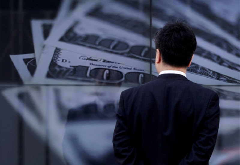 © Reuters. Dollar boossted by U.S. tax reform hopes