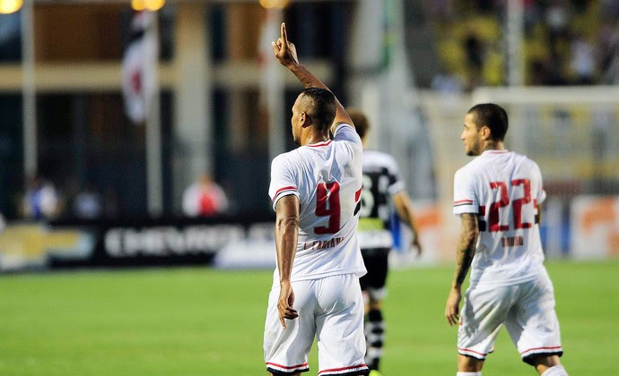 São Paulo x XV de Piracicaba Luis Fabiano (Foto: Marcos Ribolli)
