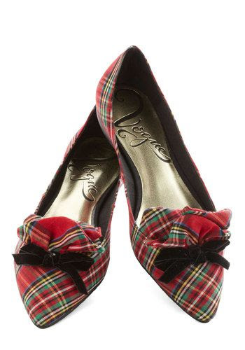 The ultimate Tartan flat for Christmas. Red Tartan, black velvet bow = perfection!