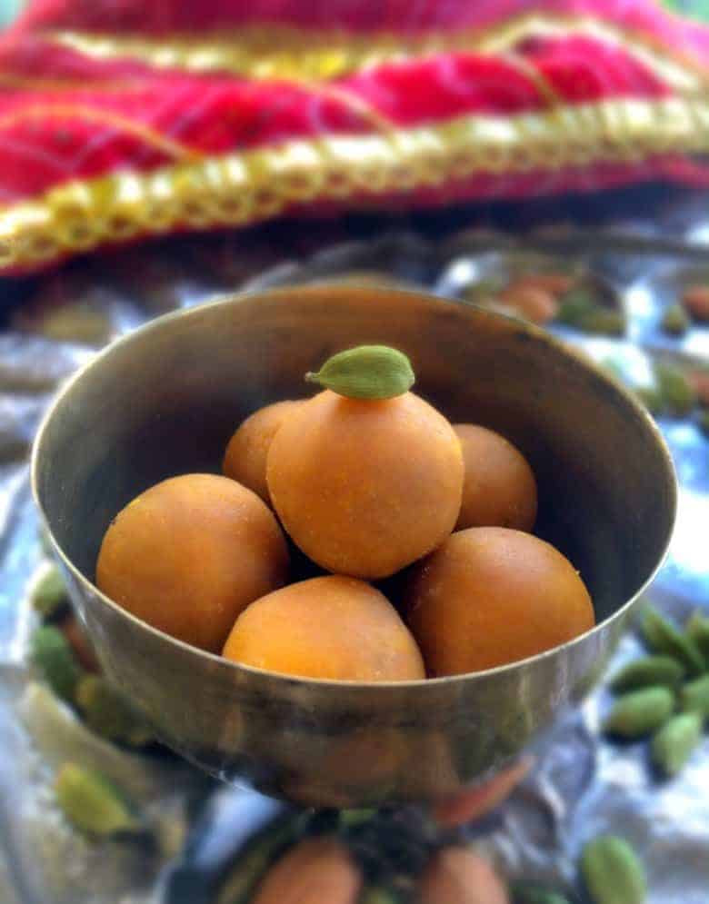 Microwave Besan Ladoo (Quick Diwali Sweet Recipe)