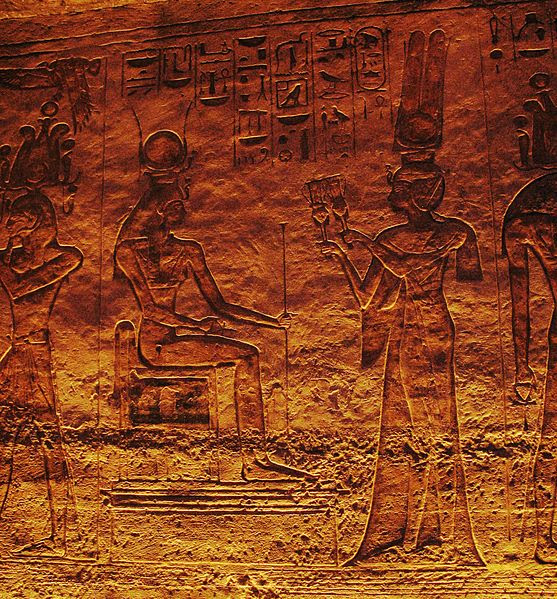 File:NefertariOfferingToHathor crop.jpg