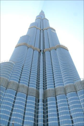 dubai tower facts. Atop Burj Tower, the world#39;s