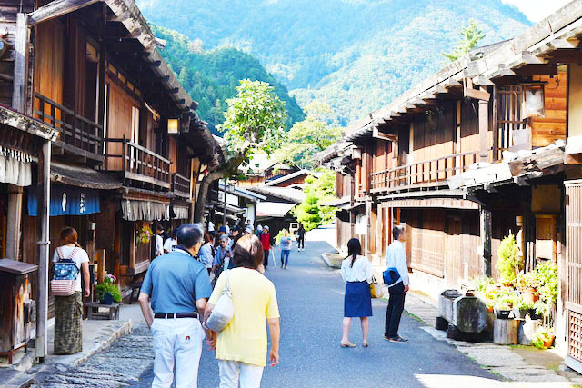 妻籠宿 昔の町並みの雰囲気を味わって 食べ歩きしてきた スマートウォッチ大百科