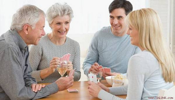 Mẹ chồng ghen với cả thông gia