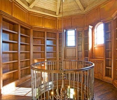 дом Бритни, библиотека