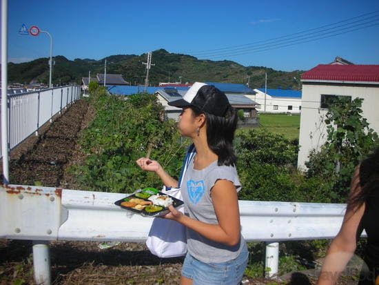 walking eating is irregular way