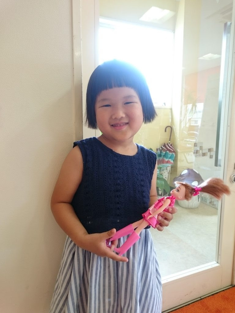 プリンセス 子供カット ボブ 前髪パッツン ヘアメイクvogue
