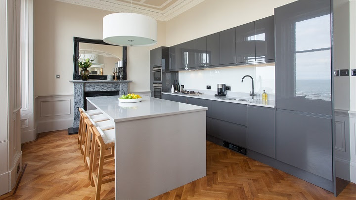 Combinaciones de colores y materiales para la cocina
