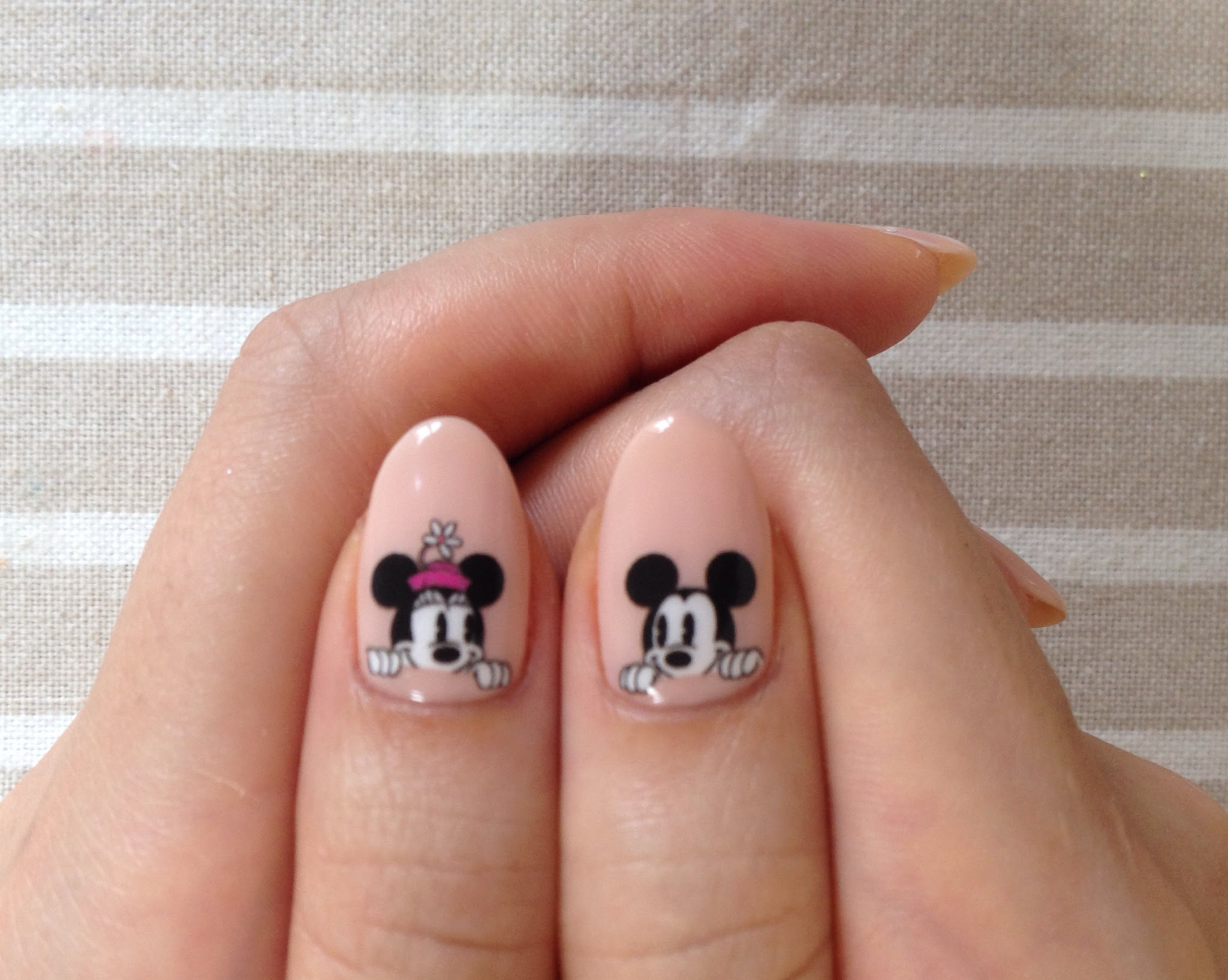 シンプルネイルと見せかけて 秋ネイルデザイン14ミッキー Nailsalon Elle Rit のブログ