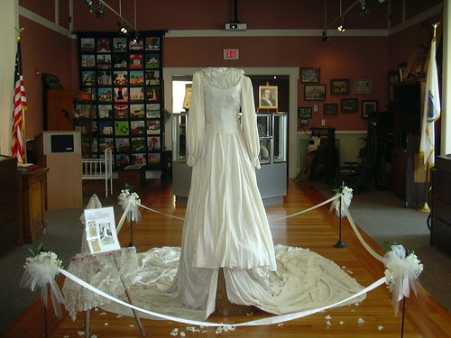 FHM_weddinggown