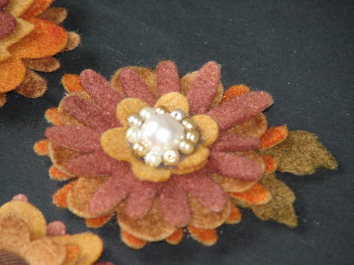 autumn felt flower pin 012