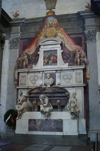 Photos >> basilicadisantacroce >> michelangelo tomb in basilica di santa croce