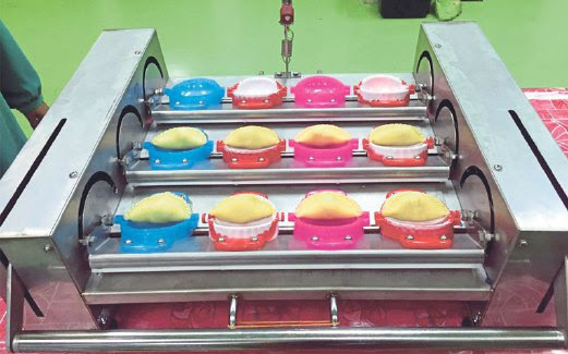 Lebih mudah buat karipap  Harian Metro