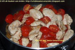 Kip met pesto-tomatensaus