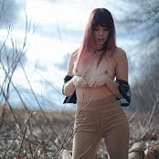 Ariel Rebel Autumn Gaze Picture Set 002