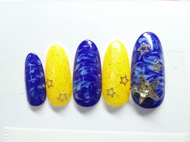 青 黄 マーブルネイル Natu Nail Shop のネイル ネイルクルー