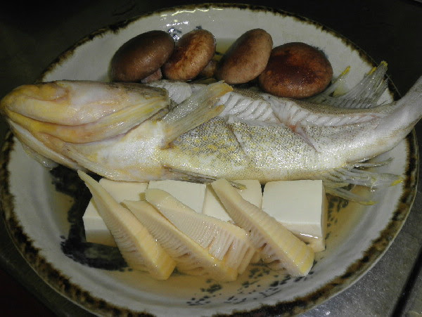 豪快なハタの酒蒸し料理 親方の隠し部屋