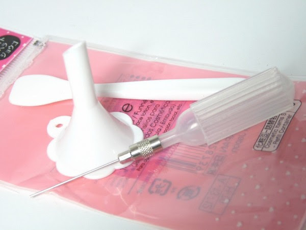 化粧水等の詰め替え用スポイト 針はステンレス ヘラ ジョウゴのセット 日本製 100均 ダイソー