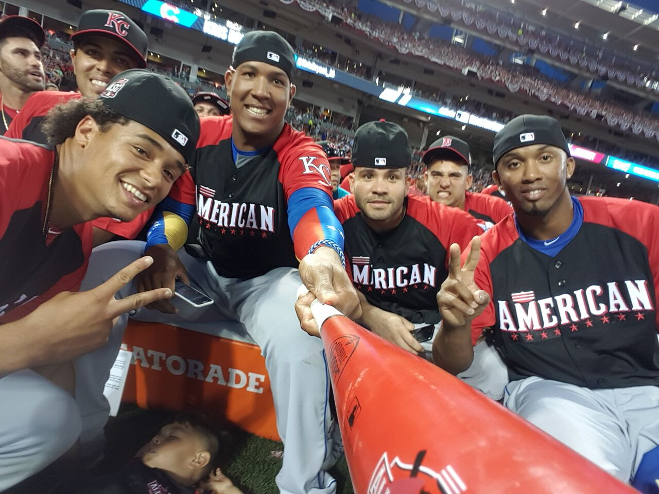 group_pic_bnyn1wad_tyzy7e8p